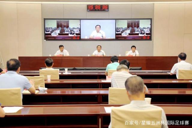 马菲奥向镜头做5比2手势 嘲讽皇马5比2不敌巴萨