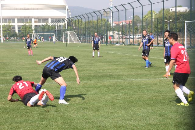 37岁韩德君和34岁李晓旭轻松通过体能测试